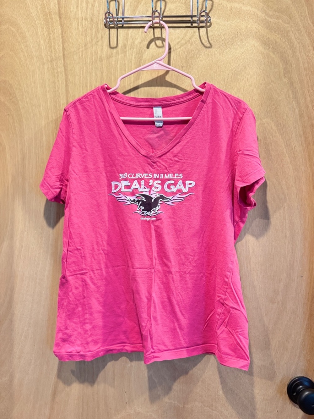 Deal's Gap Pink Graphic V-Neck T-Shirt